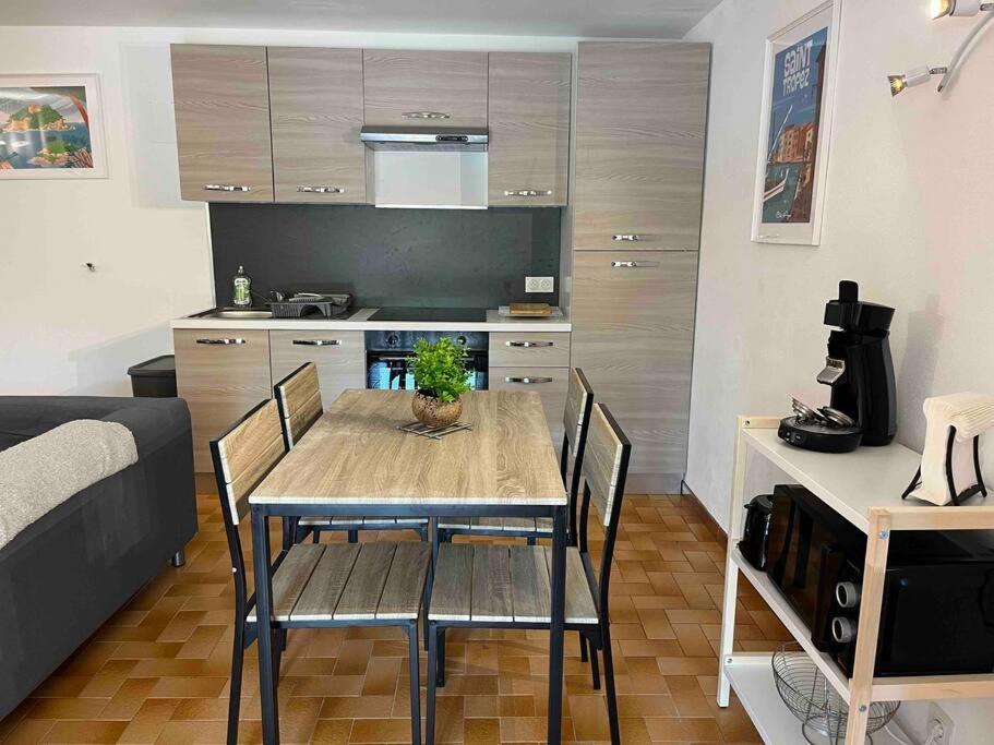 Bas De Villa 70M2 Independant Avec Espace Jacuzzi Prive Le Lavandou Εξωτερικό φωτογραφία